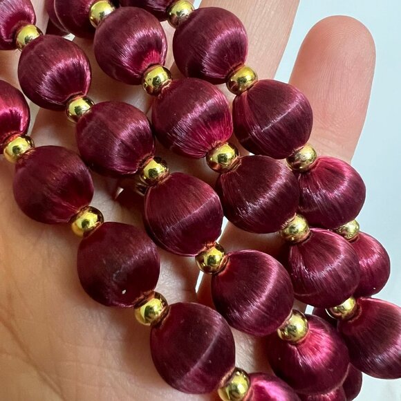 Ruby Red Silk Thread Wrapped Bead Gold Tone Vintage MCM Estate Necklace - Picture 4 of 10